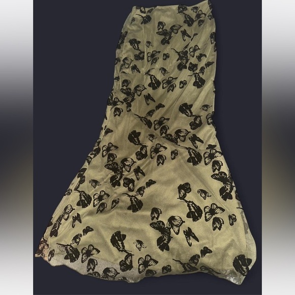 Cream and Black Ruffled Trumpet Maxi Skirt - Picture 1 of 3